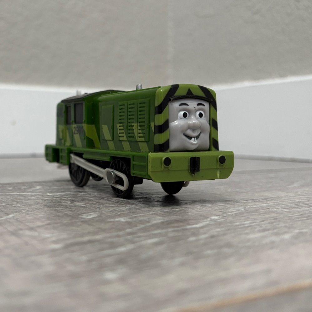 Motorized Trackmaster Green Salty - Not Working - Picture 1 of 8